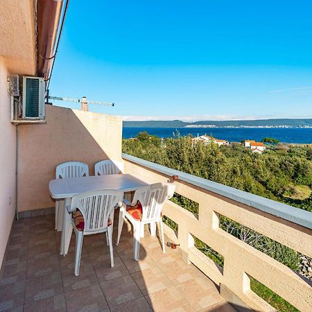 2 Bedroom Amazing Apartment In Neviđane Buitenkant foto